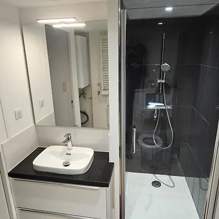 T2 Ultra Centre 50m Carres Apartment *